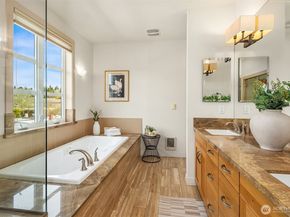 3215 W Lynn Street, Seattle WA 98199