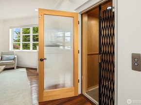 3215 W Lynn Street, Seattle WA 98199