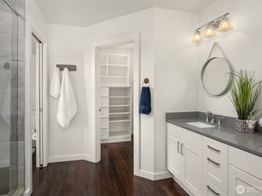 227 29th Avenue E, Seattle WA 98112