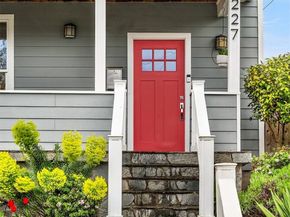 227 29th Avenue E, Seattle WA 98112