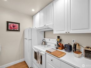 2949 76th Avenue SE 82B, Mercer Island WA 98040