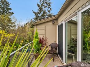 2949 76th Avenue SE 82B, Mercer Island WA 98040