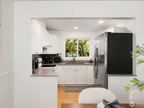 12719 12th Avenue NE, Seattle WA 98125