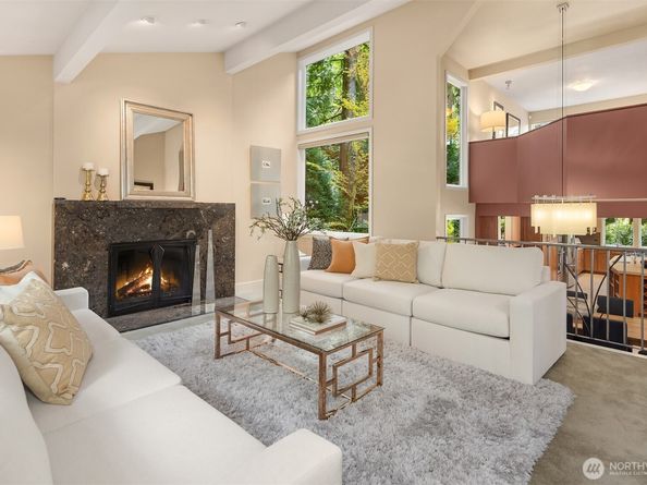 25137 SE Mirrormont Place, Issaquah WA 98027