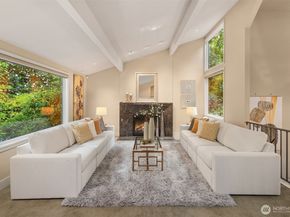 25137 SE Mirrormont Place, Issaquah WA 98027