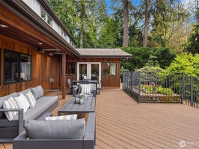 25137 SE Mirrormont Place, Issaquah WA 98027