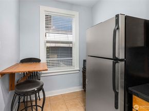 905 NE 43rd Street 107, Seattle WA 98105