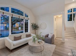 2045 32nd Avenue NE, Issaquah WA 98029