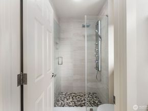 2045 32nd Avenue NE, Issaquah WA 98029