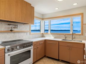 16611 SW Maplewild Avenue, Burien WA 98166