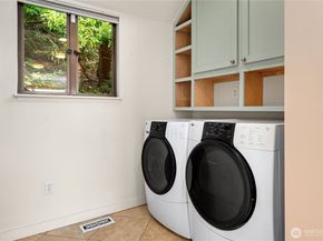 16611 SW Maplewild Avenue, Burien WA 98166