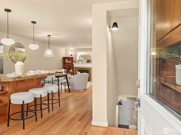 3615 Albion Place N B, Seattle WA 98103