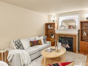 3615 Albion Place N B, Seattle WA 98103