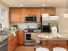 3615 Albion Place N B, Seattle WA 98103