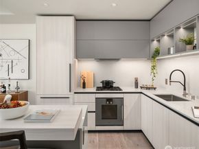 889 Avenue Square NE 603, Bellevue WA 98004