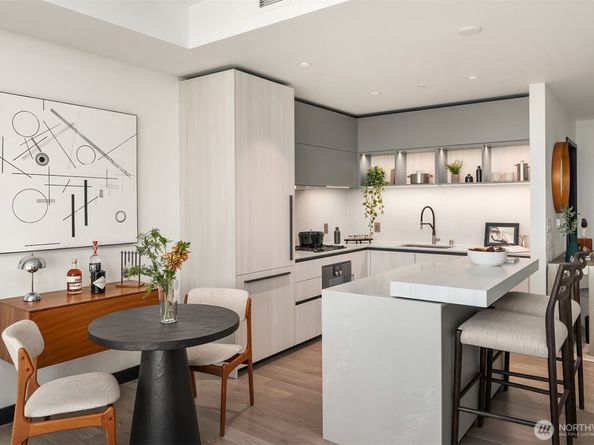 889 Avenue Square NE 603, Bellevue WA 98004