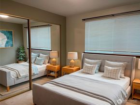 731 N 94th Street 8, Seattle WA 98103