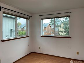 731 N 94th Street 8, Seattle WA 98103