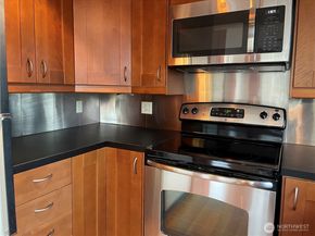 731 N 94th Street 8, Seattle WA 98103