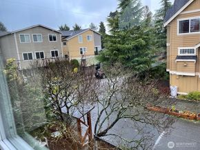 731 N 94th Street 8, Seattle WA 98103
