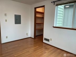 731 N 94th Street 8, Seattle WA 98103