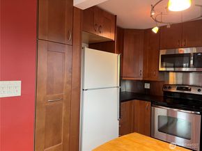 731 N 94th Street 8, Seattle WA 98103