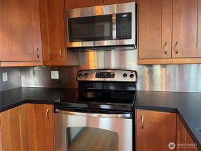 731 N 94th Street 8, Seattle WA 98103