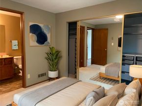 731 N 94th Street 8, Seattle WA 98103