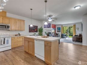 23009 Lakeview Drive B103, Mountlake Terrace WA 98043