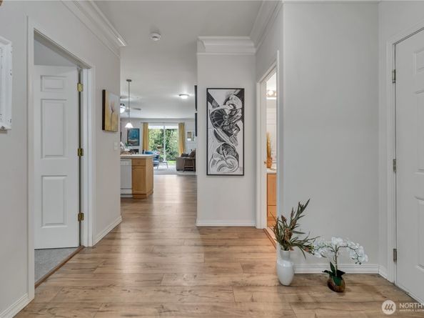 23009 Lakeview Drive B103, Mountlake Terrace WA 98043