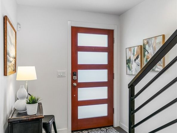 4221 Evanston Avenue N B, Seattle WA 98103