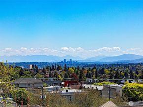 4221 Evanston Avenue N B, Seattle WA 98103