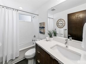4221 Evanston Avenue N B, Seattle WA 98103