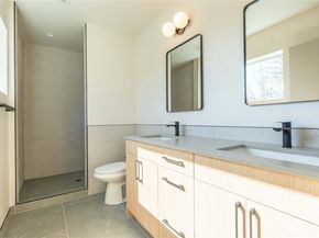 2626 58th Avenue SW B, Seattle WA 98116