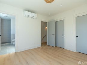 2626 58th Avenue SW B, Seattle WA 98116