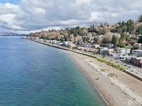 2626 58th Avenue SW B, Seattle WA 98116