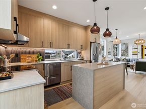 2626 58th Avenue SW B, Seattle WA 98116
