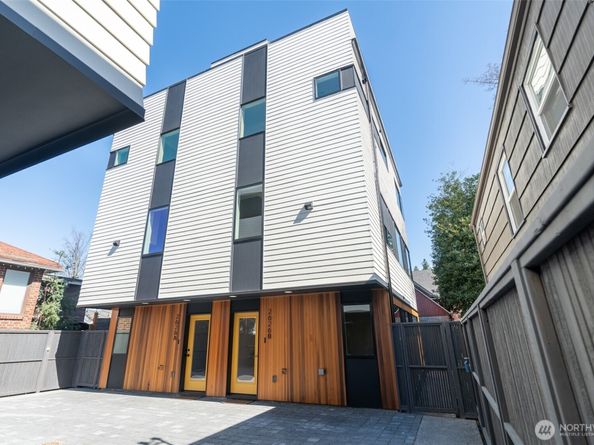 2626 58th Avenue SW B, Seattle WA 98116