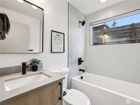 2626 58th Avenue SW B, Seattle WA 98116