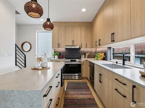 2626 58th Avenue SW B, Seattle WA 98116