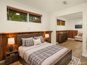 2814 129th Avenue SE, Bellevue WA 98005
