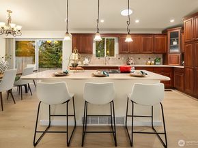 2814 129th Avenue SE, Bellevue WA 98005