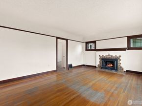 4052 44th Avenue SW, Seattle WA 98116