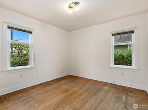 4052 44th Avenue SW, Seattle WA 98116