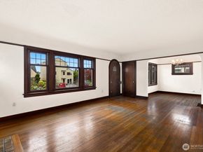 4052 44th Avenue SW, Seattle WA 98116