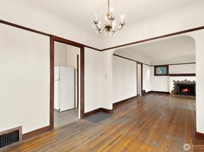 4052 44th Avenue SW, Seattle WA 98116