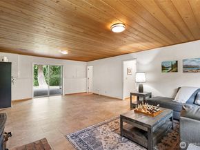 19545 Park Boulevard NE, Suquamish WA 98392