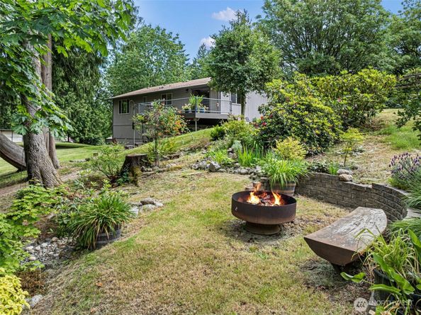 19545 Park Boulevard NE, Suquamish WA 98392