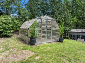 19545 Park Boulevard NE, Suquamish WA 98392