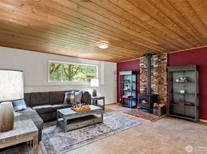 19545 Park Boulevard NE, Suquamish WA 98392